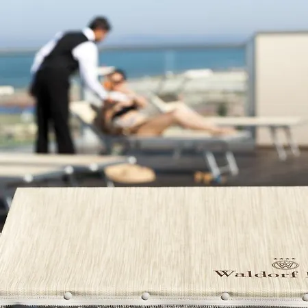 Waldorf فندق ريميني