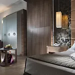 Waldorf Hotel