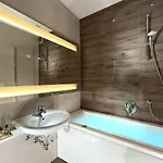 Waldorf 4*