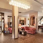 Waldorf Hotel