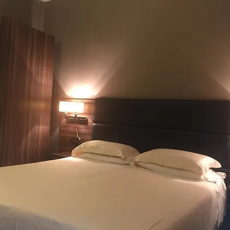 Waldorf 4*