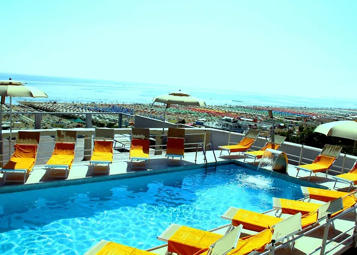 فندق Waldorf 4*