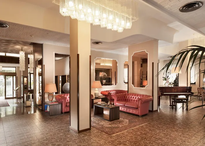 Waldorf Hotel