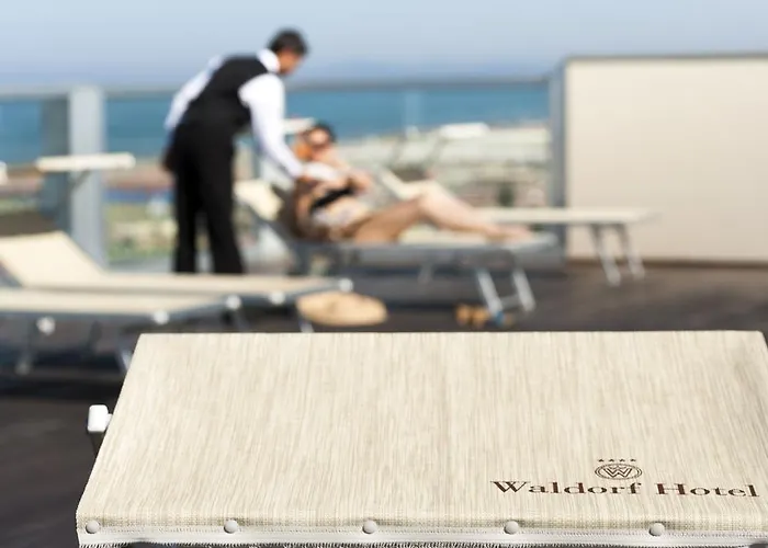 Waldorf فندق ريميني