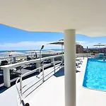 Waldorf Hotel