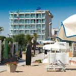 Waldorf Hotel 4*